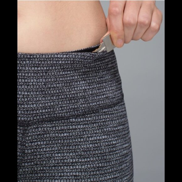 Lululemon Wunder Under 29" Mid-Rise Leggings in Coco Pique Black White Size 4 - Picture 4 of 13